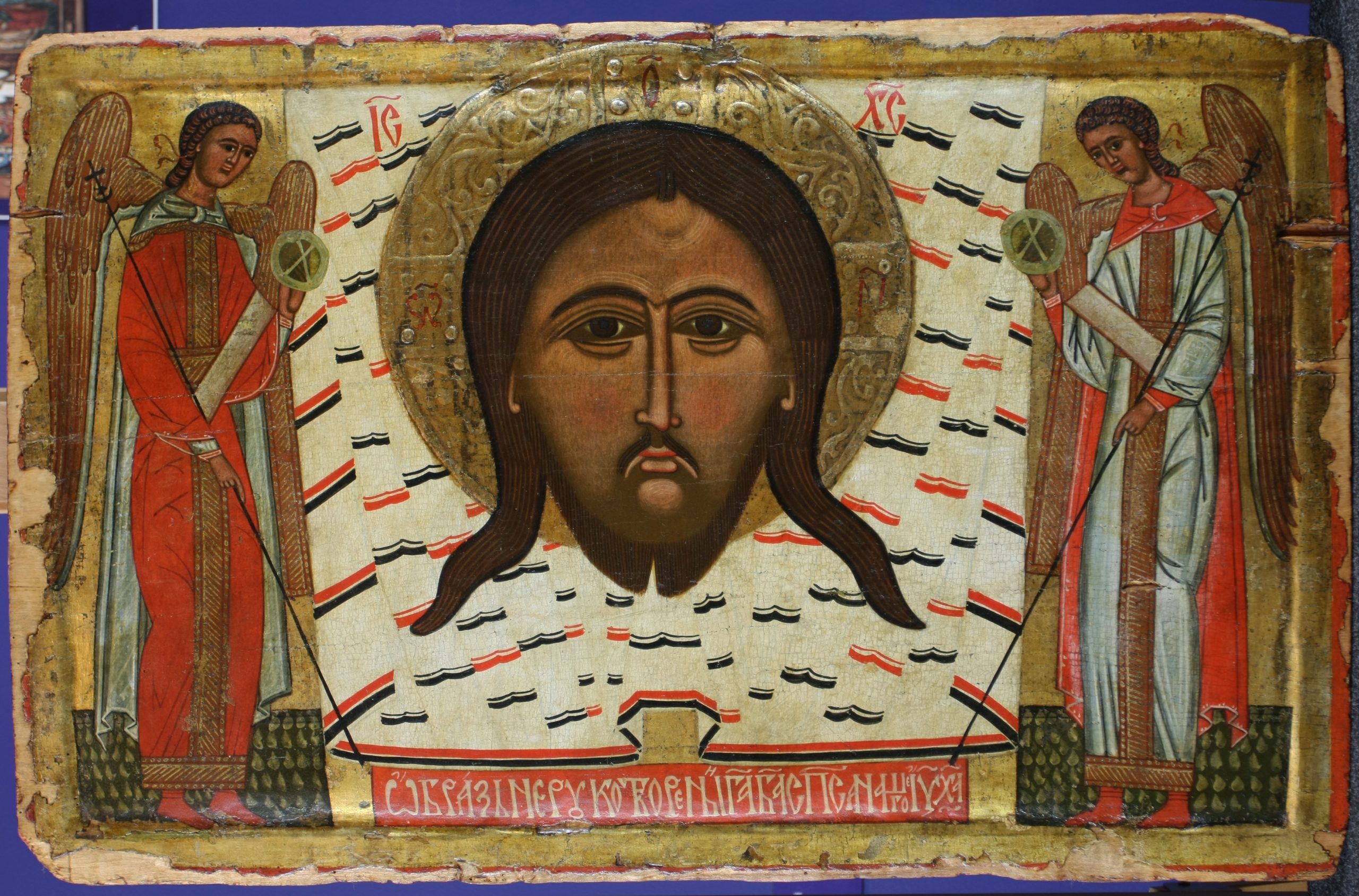 Icon of Christ – Mandylion (Holy Face) with two angels holding a cloth.